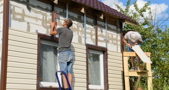 Vinyl Siding: Costs and Key Considerations, Explained (2025)