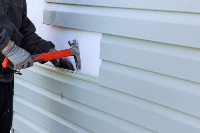 Vinyl Siding Repair Cost: 6 Factors + What To Expect In 2026