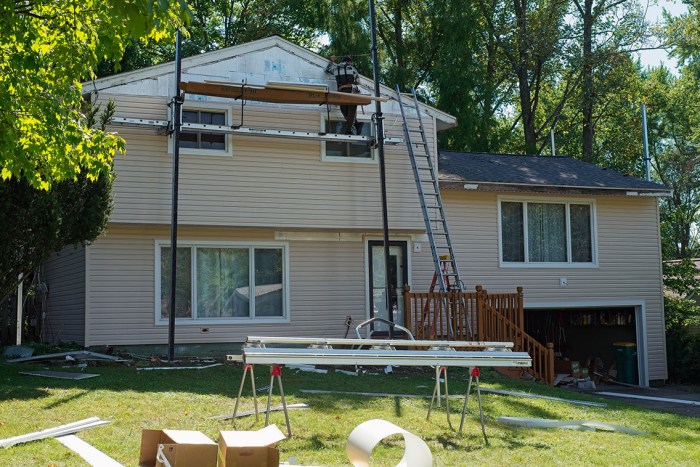 Insulated Vinyl Siding Services | Roof For Less